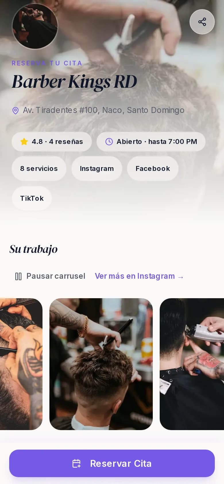 Página de reservas de una barbería en AgenClic: servicios, reseñas y botón Reservar Cita